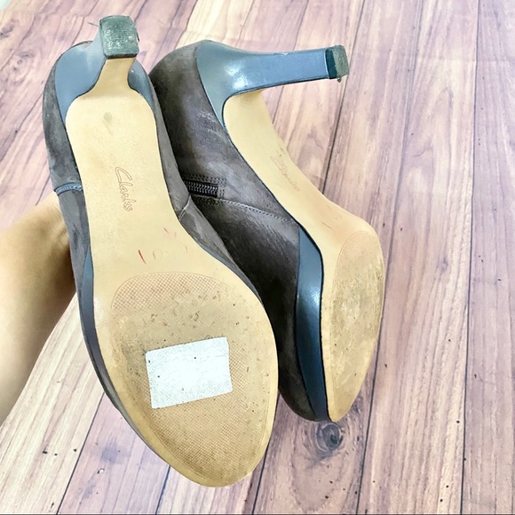 Clarks Artisan Gray Suede Booties - Picture 7 of 8